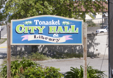 Tonasket City Hall & Library Sign