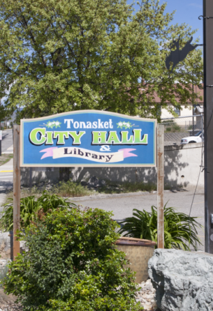 Tonasket City Hall & Library Sign